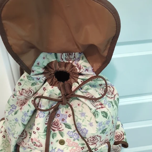 Mossimo Supply Co Cream and Brown Floral Backpack NWOT - Picture 7 of 17